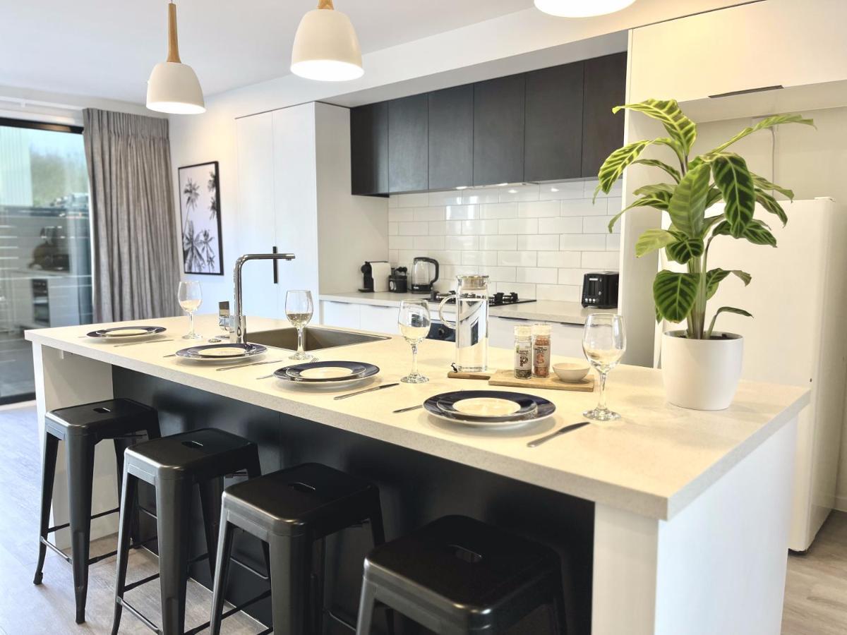 Modern & Central City - By Kosh Bnb Hamilton Esterno foto